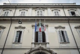 3 minuti faUn insegnante della scuola militare Teulié di Milano è stato arrestato con l’accusa di violenze sessuali sugli studenti