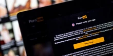 1 minuto faNel Regno Unito il traffico sui siti porno è calato moltoÈ l'effetto della legge sulla verifica dell'età degli utenti; è aumentato invece l'uso di sistemi VPN per aggirare i controlli