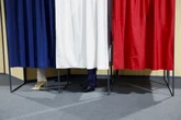 3 minuti faLe date delle prossime elezioni presidenziali in FranciaIl primo turno sarà il 18 aprile 2027, il secondo il 2 maggio: Macron non potrà ricandidarsi, e forse neanche Marine Le Pen