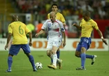 1 minuto faZinedine Zidane contro il BrasileVent'anni fa il calciatore francese fece una delle più eccezionali prestazioni individuali nella storia dei Mondiali