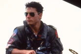 3 minuti faLe cose che abbiamo indossato per via dei filmDai Ray-Ban di Top Gun ai giubbotti in pelle di Matrix, spesso la moda vista al cinema poi è diventata di moda