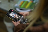 1 minuto faAnche il Canada ha presentato una proposta di legge per vietare i social media agli adolescenti