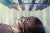1 minuto faIl primo a credere agli alieni è Steven SpielbergIn “Disclosure Day” e in tanti altri suoi film l'umanità entra in contatto con una specie extraterrestre, che di nuovo non è minacciosa