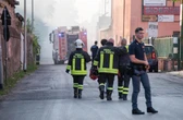 1 minuto faÈ in corso un incendio nella zona del Mandrione, a Roma