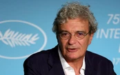 Il regista italiano più richiesto dai grandi festivalPur con un successo di pubblico e critica contenuto, negli ultimi 15 anni Mario Martone è stato sei volte a Venezia, e ora sarà per la seconda volta a Cannes
