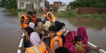 3 minuti faPiù di un milione di persone ha dovuto lasciare le propria casa per via delle gravi alluvioni nel nord-est del Pakistan