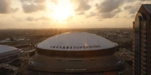1 minuto faLo stadio di New Orleans durante l’uragano KatrinaFu usato come rifugio da decine di migliaia di persone, per più tempo del previsto e in una situazione di panico, e subì grossi danni