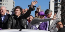 pochi secondi faLa sorella di Milei è in mezzo a uno scandalo di corruzioneKarina Milei è molto influente nel governo argentino, e la storia di tangenti su cui la polizia sta indagando potrebbe indebolire il presidente