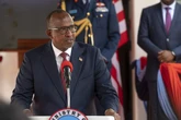 2 minuti faIl ministro della Salute del Kenya ha ordinato di sospendere la costruzione del centro di isolamento statunitense per l’ebola