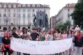 5 minuti faSono stati liberati i due attivisti italiani della Flotilla detenuti in LibiaLo ha annunciato il ministro degli Esteri italiano: sono Domenico Centrone e Leonarda Alberizia, ed erano in carcere da un mese
