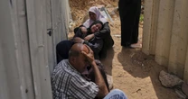 Israele ha iniziato un’altra grossa offensiva a GazaCon bombardamenti e movimenti di carri armati, nel nord e nel sud, uccidendo decine di palestinesi: potrebbe far parte del piano per occupare tutta la Striscia