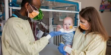 La prima terapia genetica personalizzata, con la CRISPRÈ stata usata a Philadelphia per un bambino di dieci mesi con una malattia grave molto rara, e sta dando buoni risultati
