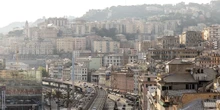 Genova è troppo vecchia, troppo lenta, troppo isolataLa più grande preoccupazione dei candidati sindaci è portare in città persone, soprattutto giovani, e convincere i genovesi a non emigrare
