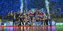 La prima Champions League maschile di Perugia nella pallavoloÈ il trofeo più importante di questi ultimi anni di successi, ottenuto anche grazie a una grande prestazione di Simone Giannelli in semifinale e finale
