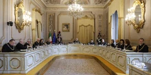 La Corte costituzionale si esprimerà per la prima volta sull’eutanasiaDovrà decidere se un medico può somministrare un farmaco a un paziente per farlo morire, se lo ha chiesto il paziente e non può farlo da solo