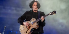 3 minuti faLe chitarre che piacciono a Jack WhiteVecchie, sgargianti, scassate, economiche, sconosciute, con microfoni e theremin incorporati: in questi 50 anni ne ha spremute tante