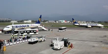 4 minuti faCome ha fatto l’uomo che si è suicidato all’aeroporto di Bergamo ad arrivare all’aereo in partenzaÈ stata aperta un'indagine per capire se ci siano state lacune nelle misure di sicurezza