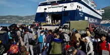 1 minuto faLa Grecia ha detto che sospenderà per 3 mesi la valutazione delle domande d’asilo dei migranti provenienti dal Nord Africa