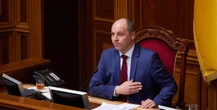 3 minuti faÈ stata arrestata una persona sospettata di aver ucciso l’ex presidente del parlamento ucraino Andriy Parubiy