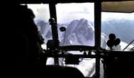 1 minuto faL’alpinista italiano Luca Sinigaglia è morto sul Pik Pobeda in Kirghizistan, mentre cercava di soccorrere un’alpinista russa