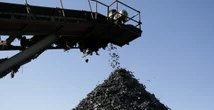 3 minuti faI rottami di ferro sono molto ambitiPerché in giro non ce ne sono molti e servono alla siderurgia – in particolare quella italiana – per alimentare i forni elettrici