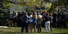pochi secondi faL’attacco armato in una chiesa mormone del Michigan, negli Stati UnitiUn uomo armato ha sfondato l'ingresso con un'automobile durante una funzione e ha iniziato a sparare: almeno due persone sono state uccise