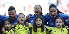 2 minuti faAgli Europei femminili di calcio l’Italia ha soprattutto due obiettiviSuperare la fase a gironi e riportare tra il pubblico l'entusiasmo perso dopo i deludenti Europei del 2022 e Mondiali del 2023