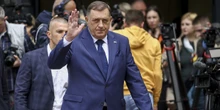 2 minuti faÈ stato revocato il mandato d’arresto per il leader serbo bosniaco Milorad Dodik, accusato di aver attaccato l’ordine costituzionale