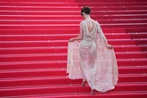 3 minuti faLe foto di lunedì a CannesCon Renate Reinsve, Sebastian Stan, Sharon Stone, Daisy Edgar-Jones e di nuovo Léa Seydoux