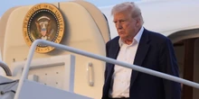 Trump vuole pagare gli immigrati irregolari perché se ne vadanoIl governo degli Stati Uniti offrirà mille dollari e la copertura delle spese di viaggio per incentivare le "autoespulsioni"