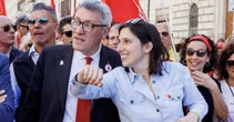 Cosa spera di ottenere Elly Schlein dai referendumHa due grandi obiettivi politici, e nessuno di questi è vincere: sa già che è quasi impossibile