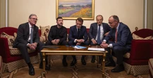 Tutti i negoziati falliti sulla guerra in UcrainaOggi russi e ucraini si incontrano per le prime trattative dirette dal 2022, dopo mesi di passi falsi, tattiche, proposte e pressioni americane