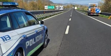 Sull’autostrada A1 c’è stato un incidente tra quattro auto della polizia: ci sono diversi agenti feriti, uno in modo grave