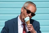 4 minuti faNigel Farage può mangiarsi la politica britannicaLa frammentazione vista alle recenti elezioni avvantaggia la sua destra populista, che non è mai stata così forte e organizzata