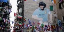 2 minuti faIl tira e molla sulla gestione di Largo Maradona, a NapoliNelle ultime due settimane lo spiazzo attorno al celebre murale era stato ”chiuso“, ora il comune dice di aver trovato una soluzione