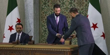 La Siria ha approvato la sua Costituzione provvisoriaÈ basata sulla legge islamica, ma il presidente al Sharaa ha detto che conterrà garanzie per donne e minoranze: bisogna vedere quali
