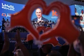 3 minuti faAlle elezioni in Armenia ha vinto quello filo-occidentaleÈ il primo ministro uscente Nikol Pashinyan, che è anche favorevole a fare la pace con l'Azerbaijan dopo 35 anni di guerra