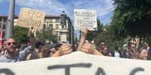 Perché i ricercatori universitari sono in scioperoChiedono contratti stabili e contestano i progetti del governo Meloni, che vuole superare gli impegni presi da Draghi: il problema è sempre lo stesso, cioè i soldi
