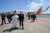 2 minuti faSu che aerei viaggia il papaNon ce n'è uno fisso ma le compagnie nazionali mettono a disposizione i propri, con vari accorgimenti e a volte qualche intoppo