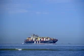 1 minuto faUna nave portacontainer di Msc è stata colpita in un porto iracheno da un attacco iraniano