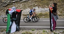 4 minuti faLa squadra israeliana di ciclismo creata per promuovere IsraeleLa Israel-Premier Tech esiste per fare «diplomazia sportiva», ma dopo essere stata al centro di molte proteste pro Palestina ha tolto la parola "Israel" dalle sue maglie