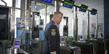 1 minuto faDal 12 ottobre c’è un nuovo sistema di controlli per i cittadini extra-europei che entrano nell’area Schengen