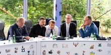 pochi secondi faL’Europa e l’Ucraina non vogliono rimanere fuori dalle trattative con la RussiaE chiedono di includere Zelensky, dopo l'annuncio di un incontro tra Trump e Putin su un possibile accordo di pace