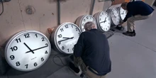 2 minuti faÈ tornata l’ora solareCioè quella che fa sembrare le giornate più corte in cambio di un'ora di luce al mattino
