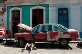 pochi secondi faCome Cuba ha deciso di aprire la sua economia al mercatoLa riforma è arrivata dopo mesi di pressioni degli Stati Uniti, ma i tempi per applicarla restano incerti