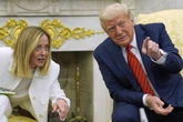 pochi secondi faGli Stati Uniti hanno molti modi per condizionare la politica italianaLa storia recente è piena di casi che lo dimostrano, per questo Meloni non vuole esagerare a prendersela con Trump