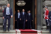 1 minuto faFuori Viktor Orbán, dentro Rumen RadevPutin ha perso il suo migliore alleato nell'Unione Europea, ma il nuovo primo ministro bulgaro potrebbe prenderne il posto