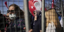 In Turchia continuano gli arresti di membri dell’opposizioneSono stati circa 100 dopo quello di Ekrem Imamoglu, il principale rivale politico del presidente Erdogan, che a marzo aveva causato enormi proteste