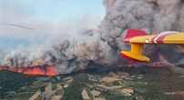 pochi secondi faC’è un grande incendio boschivo nel sud-ovest della FranciaSono già bruciati più di 110 chilometri quadrati tra le città di Narbona e Carcassonne, e una persona è morta