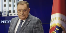 3 minuti faL’autorità elettorale bosniaca ha rimosso Milorad Dodik da presidente dell’entità serba del paese, ma lui dice che rimarrà in carica